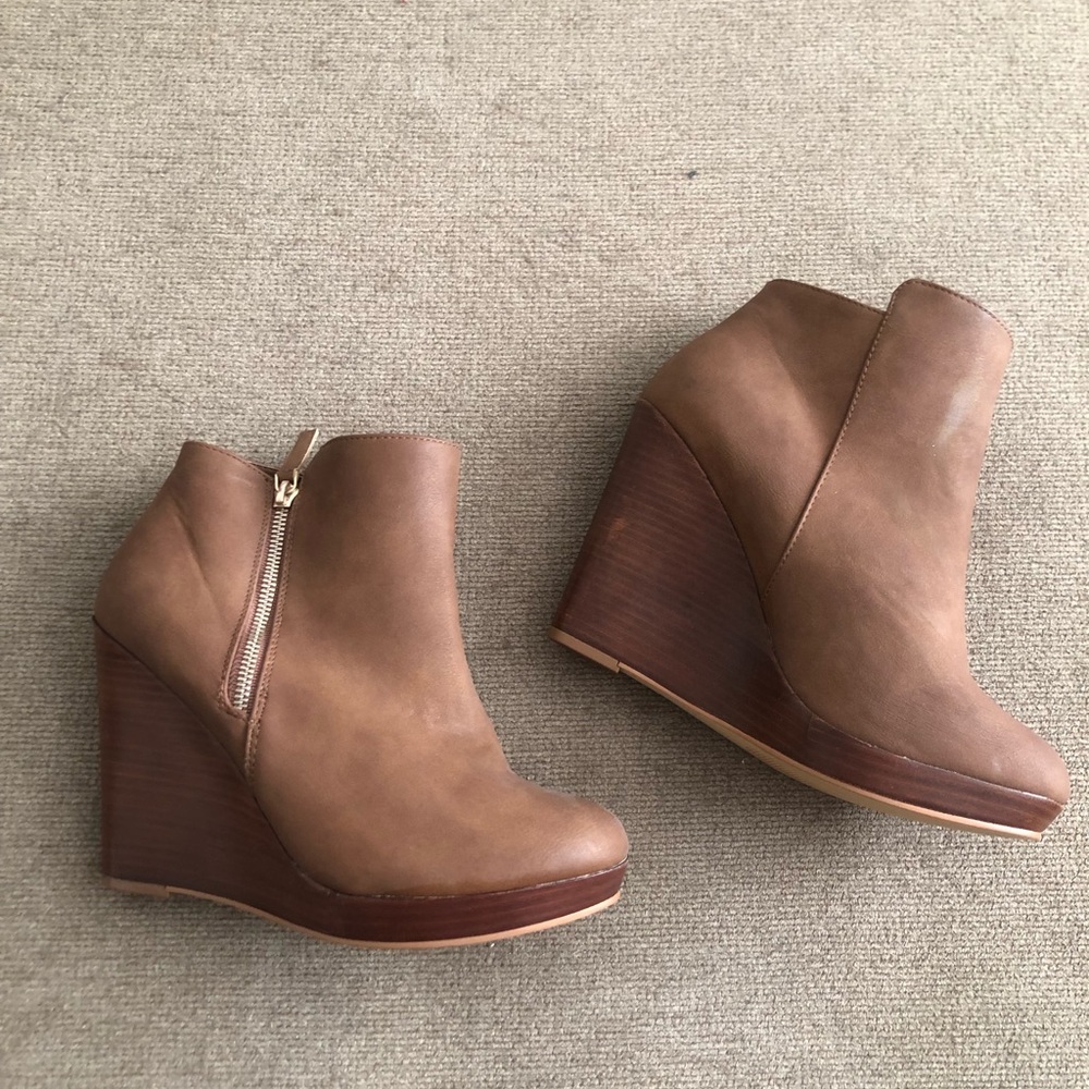 *NEVER WORN* Torrid Cognac Booties